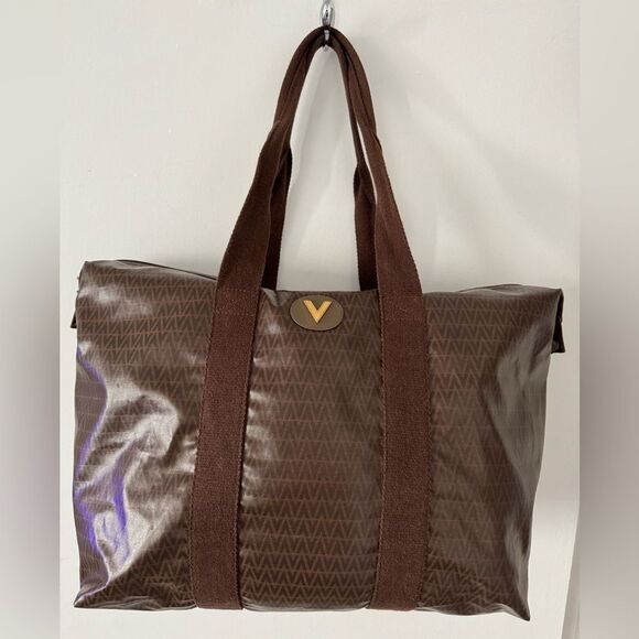 VINTAGE MARIO VALENTINO SOFT PVC MONOGRAM
FOLDABLE WEEKEND TOTE BAG - Picture 1 of 8